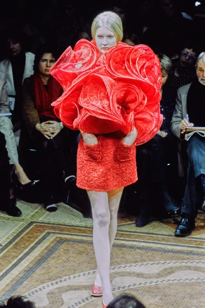 Look 30